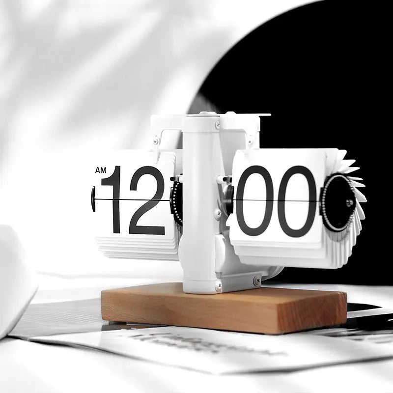 European-style Automatic Flip Clock with Quartz Movement