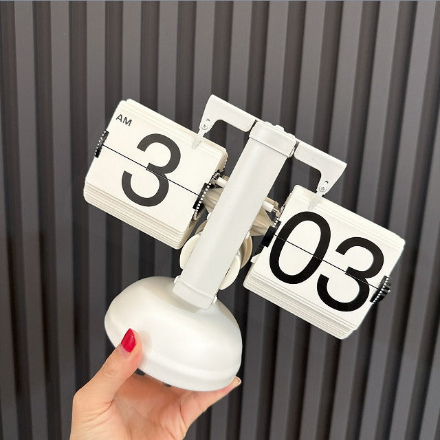 European-style Automatic Flip Clock with Quartz Movement