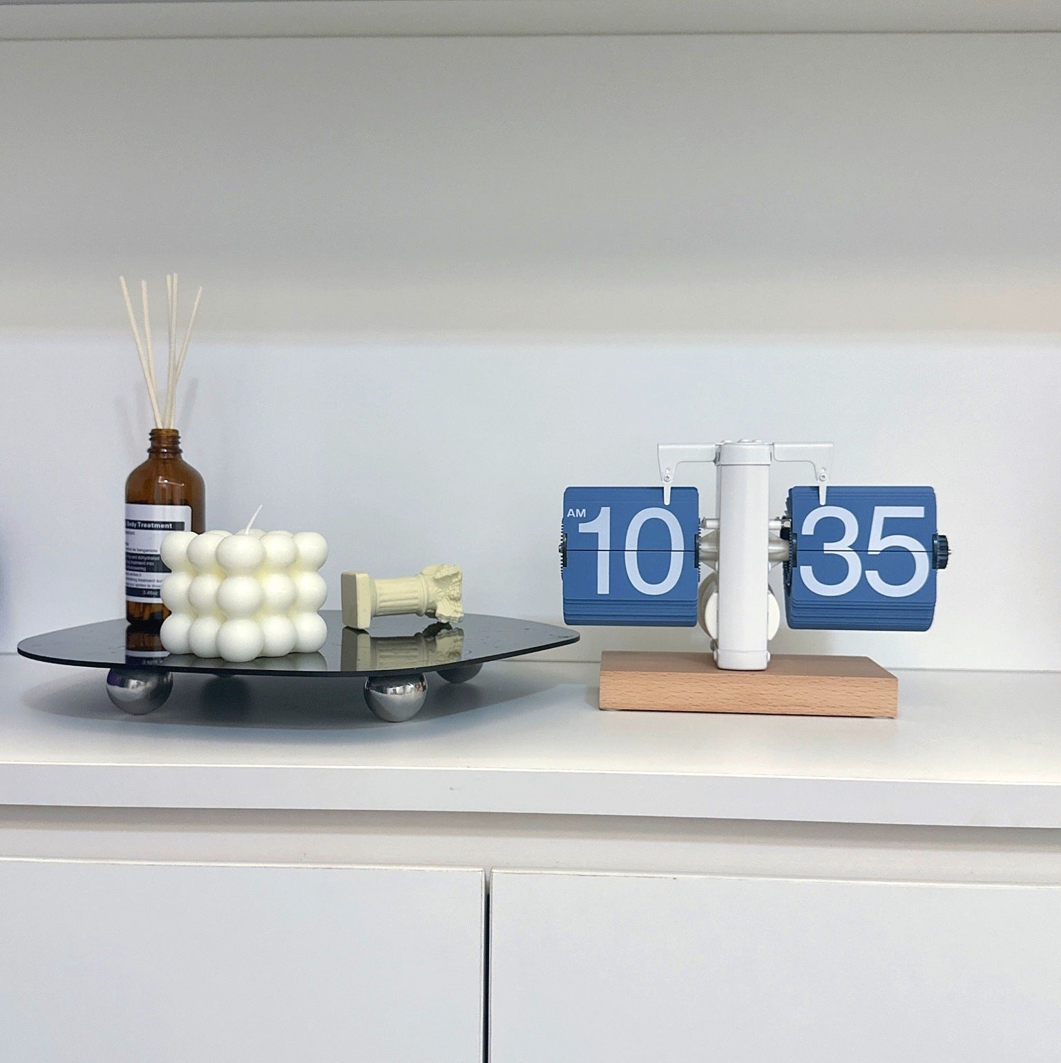 European-style Automatic Flip Clock with Quartz Movement