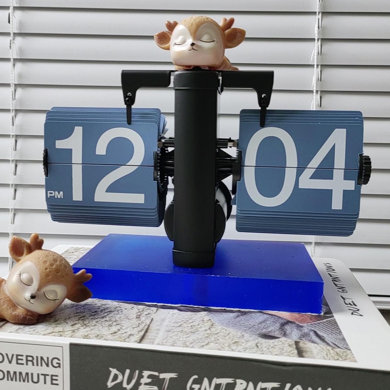 European-style Automatic Flip Clock with Quartz Movement